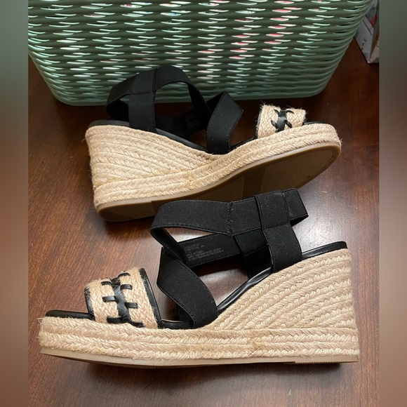 G.H. Bass Rylee Espadrille Wedge Sandals Black and Tan Women's Size 8M - Picture 7 of 11